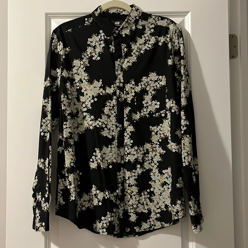 H&M men small button up